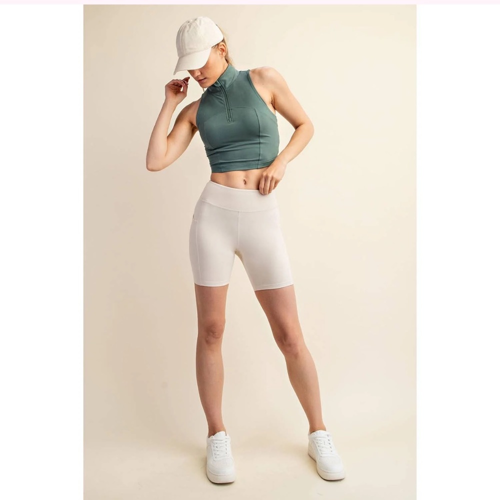 Brand new with tags Laree and Co 6 INCH BIKER SHORTS WITH SIDE POCKETS